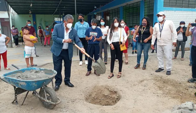 Autoridades colocaron la primera piedra de la obra en Rios Seco. Foto: Prensa El Porvenir