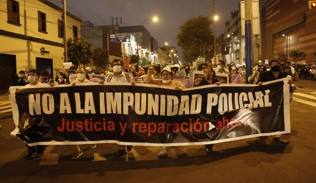 Familiares de víctimas de la represión policial marchan por justicia. Foto: Antonio Melgarejo / La República