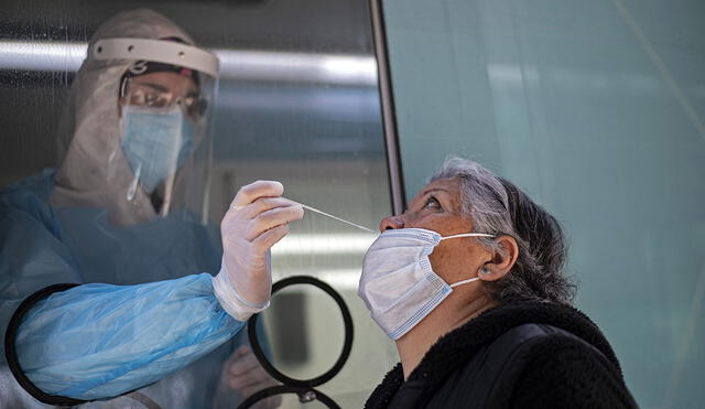 En las últimas 24 horas se han contabilizado 59 fallecidos por la COVID-19 en Chile, según autoridades sanitarias del país. Foto: AFP