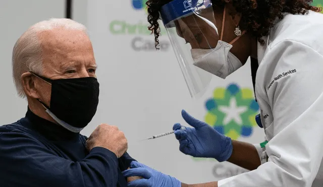 Siguiendo los estándares de los CDC de EE. UU., el demócrata recibirá la otra dosis de la vacuna de Pfizer y BioNTech. Foto: AFP