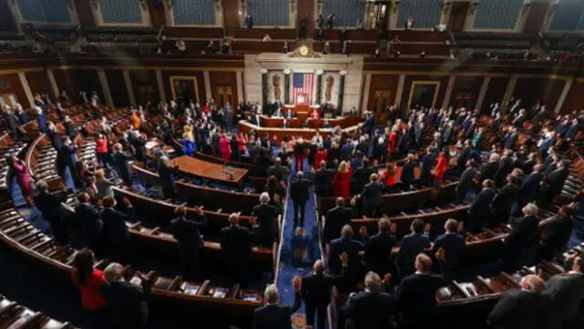 Cámara de Representantes de los Estados Unidos vota en un juicio político contra Trump. Foto: AFP