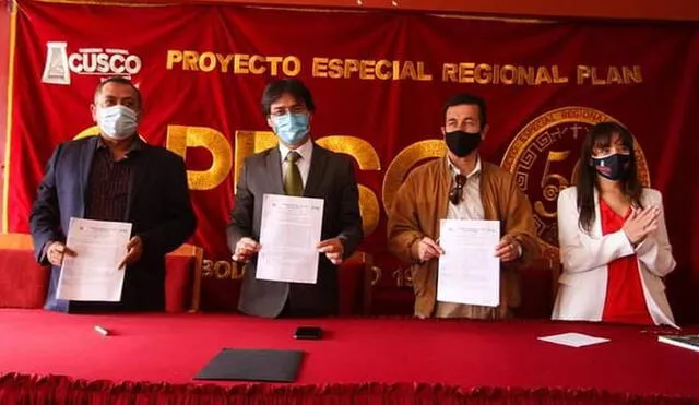 Gobierno regional suscribió contrato con empresa ganadora. Foto: GORE Cusco.