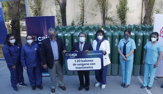 Hospital Geriátrico recibió 120 balones de oxígeno. Foto: Rodrigo Talavera/La República
