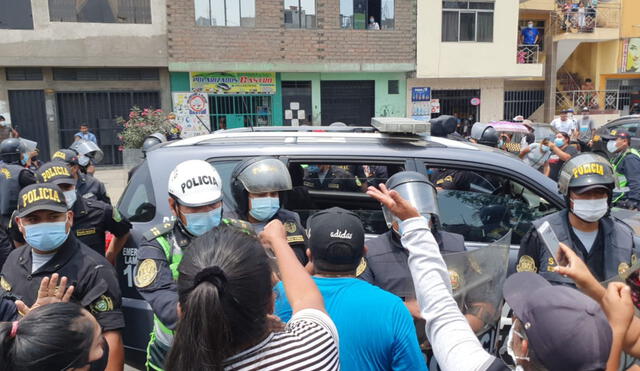 Aún no se han acercado las autoridades de la Municipalidad de Santa Anita para frenar esta protesta. Foto: Johann Klug/URPI-GLR