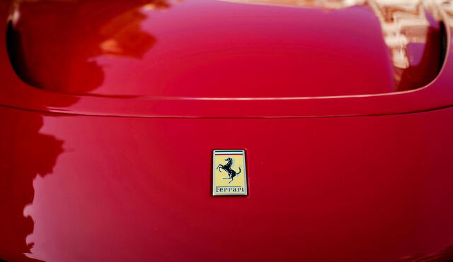 El Maranello Motorsport es el nombre del local de Ferrari en Caracas, Venezuela. Foto: AFP
