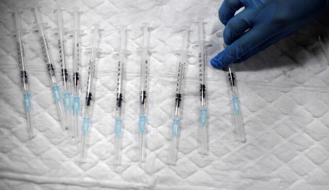 En países como Brasil no han podido comprar el número suficiente de jeringas para comenzar la vacunación. Foto: AFP.