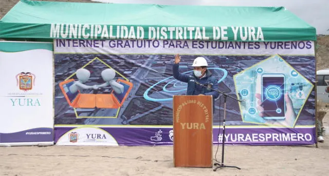 Alcalde de Yura participó de una ceremonia donde puso la primera piedra de la obra. Foto: Municipalidad de Yura
