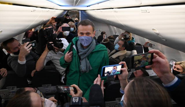Alexei Navalny fue interceptado por agentes de la Policía en el aeropuerto Sheremétievo de Moscú. Foto: AFP