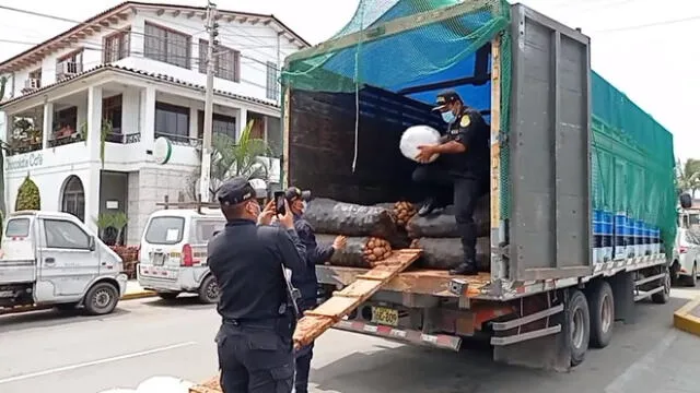 Camión fue intervenido en la madruga por la PNP. Foto: captura de video