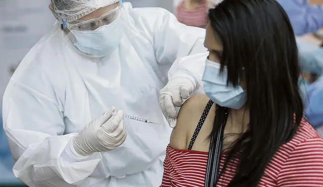 Ensayos. La vacuna de la farmacéutica china ha sido probada en el Perú, en más de 12 mil voluntarios. Los resultados serán divulgados próximamente. Foto: Antonio Melgarejo/La República
