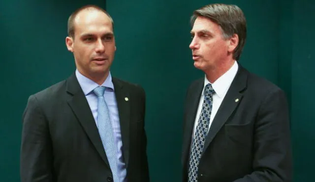 Tanto Eduardo como Jair Bolsonaro han acusado a una periodista brasileña sin pruebas. Foto: AGENCIA BRASIL