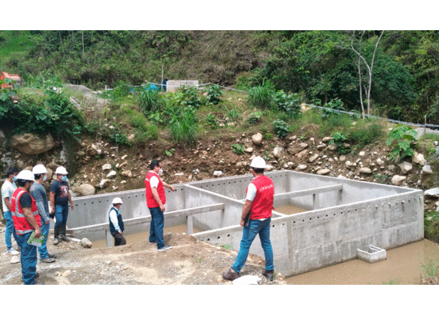 El equipo de control también intervino en la obra de saneamiento del caserío Pampas del Inca. Foto: Contraloría