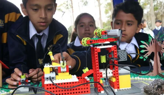 La robótica ya no es una simple curiosidad que aprender, sino un conocimiento bastante valioso para el mundo actual. Foto: Andina