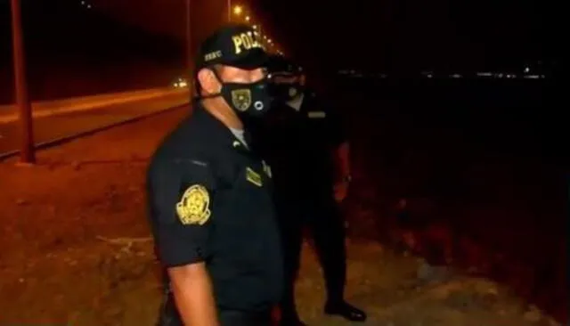 Las dos personas fueron rescatadas a tiempo por la PNP. Foto: captura de pantalla Tv Perú.