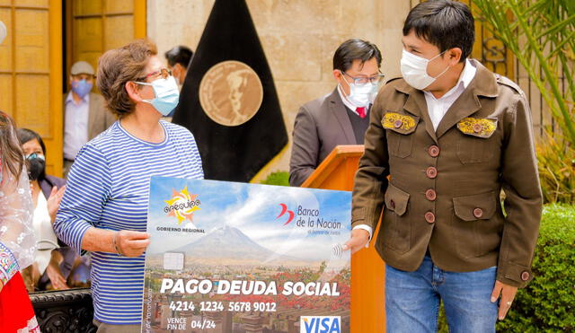 Docentes más longevos de Arequipa fueron priorizados para el pago de deuda social. Foto: GRA