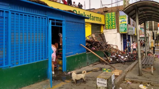 Negocio colindante a farmacia de cadena Inkafarma se ve afectado por incendio. Foto: Omar Chira