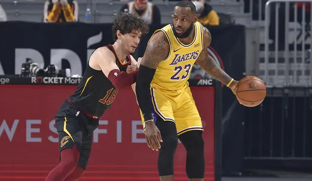 Lakers y Cavaliers se enfrentaron en un nuevo partido de la temporada regular de la NBA. Foto: AFP