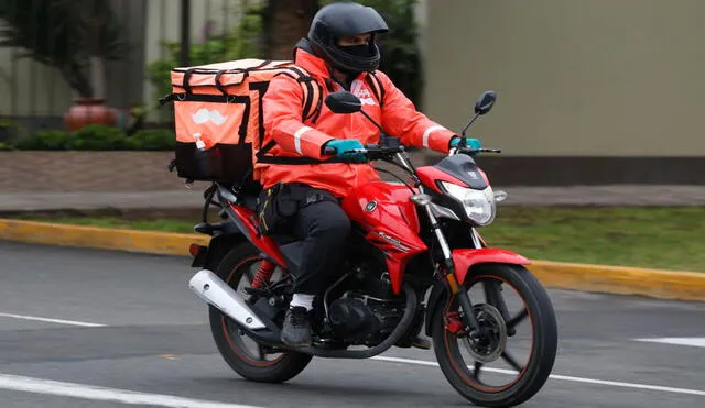 El delivery es una de las actividades permitidas durante la cuarentena. Foto: Andina