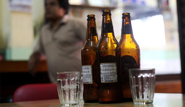 Venta y consumo de licor será sancionado por las autoridades de Ciudad Eten. Foto: Referencial/Andina