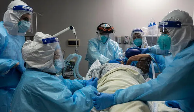 Según los registros sanitarios oficiales, 2 743 119 personas se contagiaron de COVID-19 en España y 58.319 han muerto desde que comenzó la pandemia. Foto: AFP