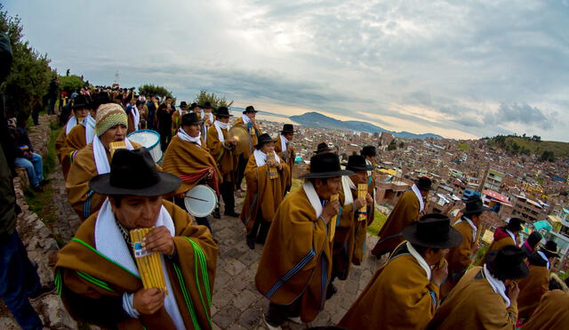 Albas, una tradición en Puno que marca el inicio de las fiestas en honor a la patrona Virgen de la Candelaria. Foto: La República