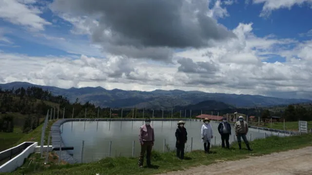 Reservorios almacenarán agua de lluvias para regar terrenos de campesinos del centro poblado de Otuzco. Foto: Yanacocha.