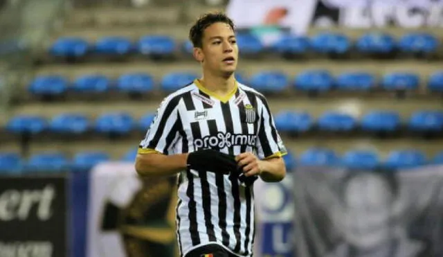 Cristian Benavente jugó en el Charleroi en la temporada 2015/2016. Foto: Sporting Charleroi