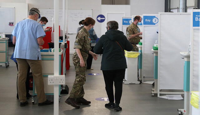 En Estados Unidos confían en que las vacunas serán efectivas contra las variantes del coronavirus. Foto: AFP