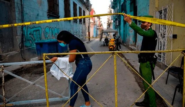 El miércoles, Cuba de 11,2 millones de habitantes reportó 893 nuevos casos, elevando el total a 29.529, con 220 fallecidos. Foto: AFP