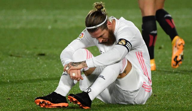 Sergio Ramos sufrió una dura lesión en la rodilla izquierda. Foto: AFP