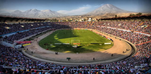El estadio de la Unsa está listo para que haya fútbol pero falta aprobación del Minsa (Foto: La República)