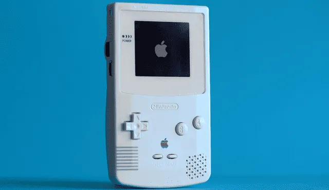 El Game Boy Color viene de serie con un emisor de infrarrojos, por lo que es compatible con las cajas de transmisión de Apple. Foto: YouTube / Otto Climan