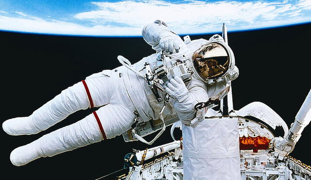 Astronauta fuera de la Estación Espacial Internacional. Foto: ESA