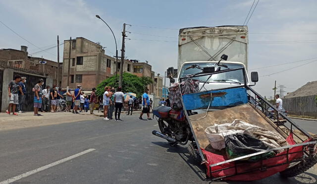 Accidente se registró en la calle Gran Pajatén. Vecinos denuncian que hay choques constantes . Foto: Karla Cruz, URPI GLR