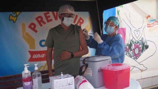 La decana del Colegio Médicos de Huánuco, Darly del Carpio, informó que a la región llegaron 2.151 vacunas.