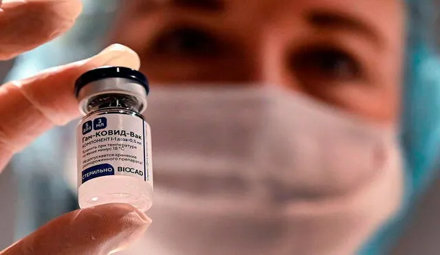 A la fecha, Chile espera incluir a Sputnik V en su campaña masiva de vacunación. Foto: AFP