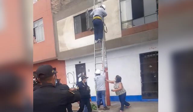 Vecinos pusieron en peligro la integridad de los trabajadores. Foto: captura Panamericana