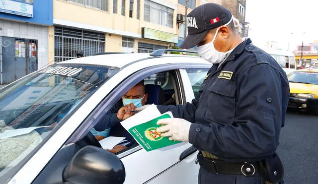 Circular sin el pase laboral respectivo en zonas en cuarentena conlleva una multa. Foto: Grupo La República