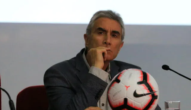 Juan Carlos Oblitas se desempeña como Director Deportivo de la FPF desde 2015. Foto: FPF