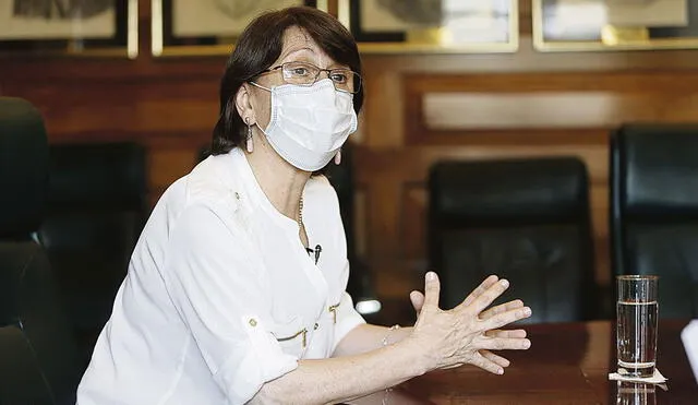 Mazzetti acudió al pleno del Congreso el último jueves para dar detalles de la participación de Vizcarra en los ensayos de la vacuna. Foto: La República