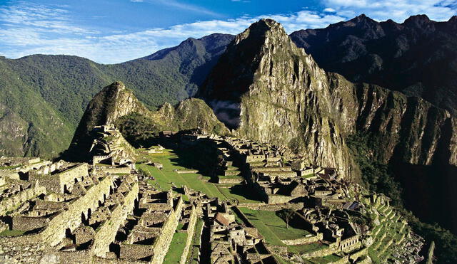 Machu Picchu presenta problemas en el control de aforo de visitantes, solo en 2019, por ejemplo, recibió a más de 1,5 millones de turistas, según el Ministerio de Cultura. Foto: EFE