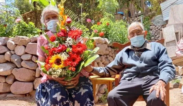 Rafael y Rufina mantienen intactos sus recuerdos de más de 50 años juntos. Foto: Pensión 65