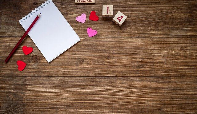 Los regalos por San Valentín y por el Día del Amor y la Amistad quedan bien decorados con un mensaje de amor. Foto: referencial/pixabay