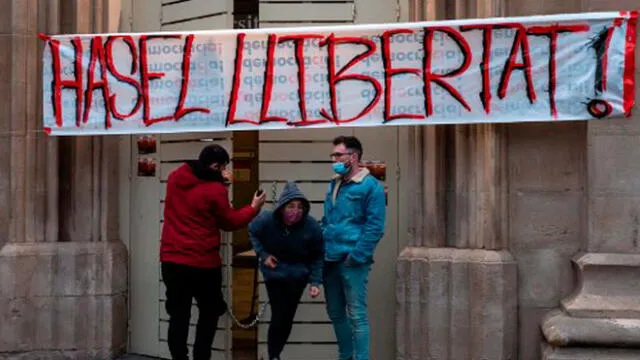 Varios ciudadanos en Madrid y Barcelona protestaron por la libertad de Pablo Hasel. Foto: AFP