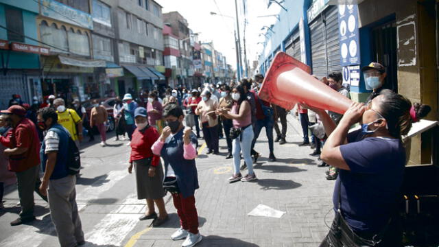 Rechazo. En Arequipa comerciantes salieron a protestar en contra de la cuarentena. Mañana acataran una protesta con apoyo de la Federación Departamental de Trabajadores.