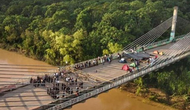 Haitianos aún se encuentran en el puente Integración. Foto: Comando Conjunto de las Fuerzas Armadas del Perú