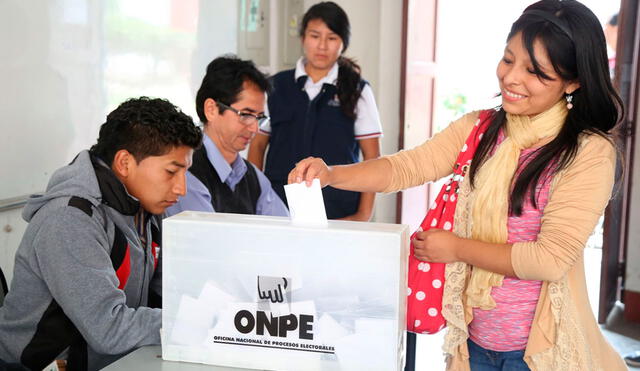 La ONPE publicó la lista definitiva de miembros de mesa y locales de votación este 18 de febrero. Foto: Andina