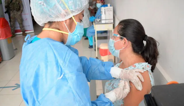 Viviana Santillán pidió cobertura total de vacunas para enfermeras. Foto: Geresa