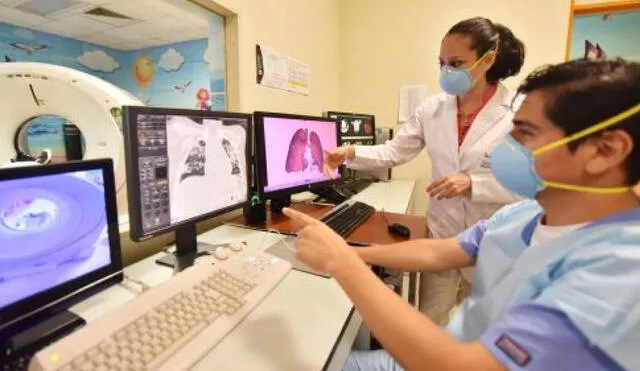Especialistas del nosocomio resaltaron la importancia de tomar tomografía para observar posibles secuelas. Foto: INSN