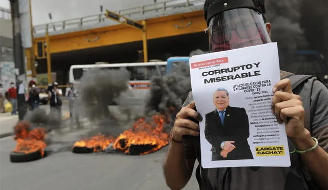 Sanmarquinos protestan en contra del actual rector tras conocerse que está vinculado al caso Vacunagate. Foto: Jorge Cerdán - La República